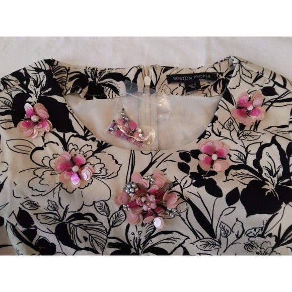 Boston Proper Black & Cream Floral Embellished Trumpet Sleeve Dress Size 4 - Picture 5 of 9